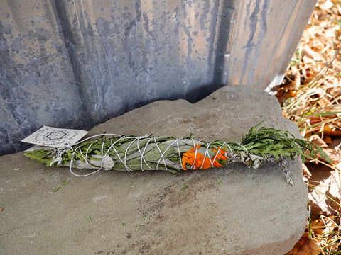 Bâton de fumigation au cèdre